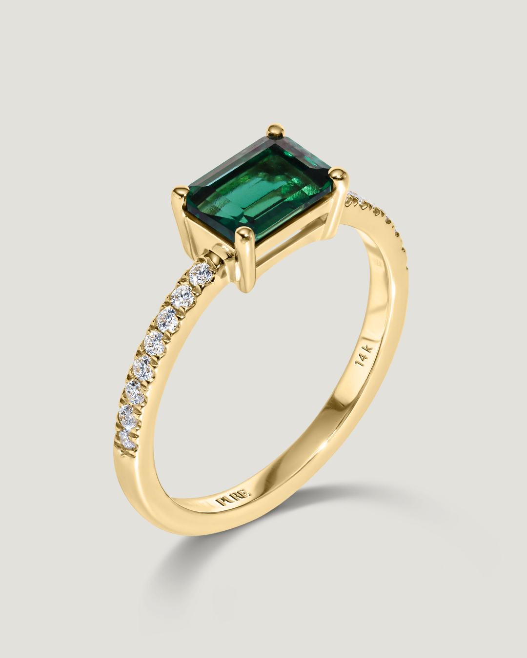 MEGHAN RING – תמונה 2